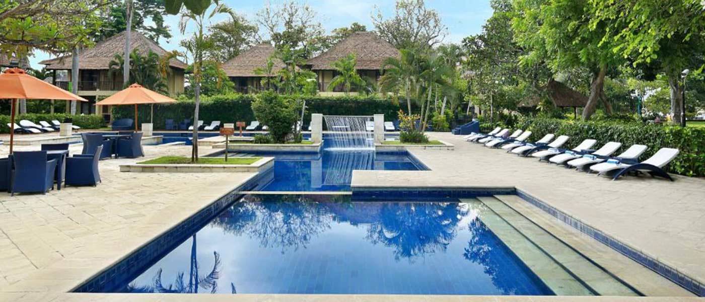Stunning outdoor swimming pool in Mercure Resort Sanur Bali