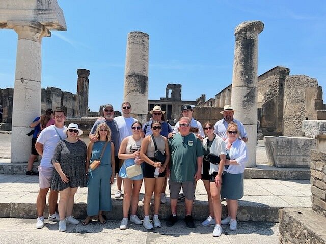 Tiffany S group dining in Italy