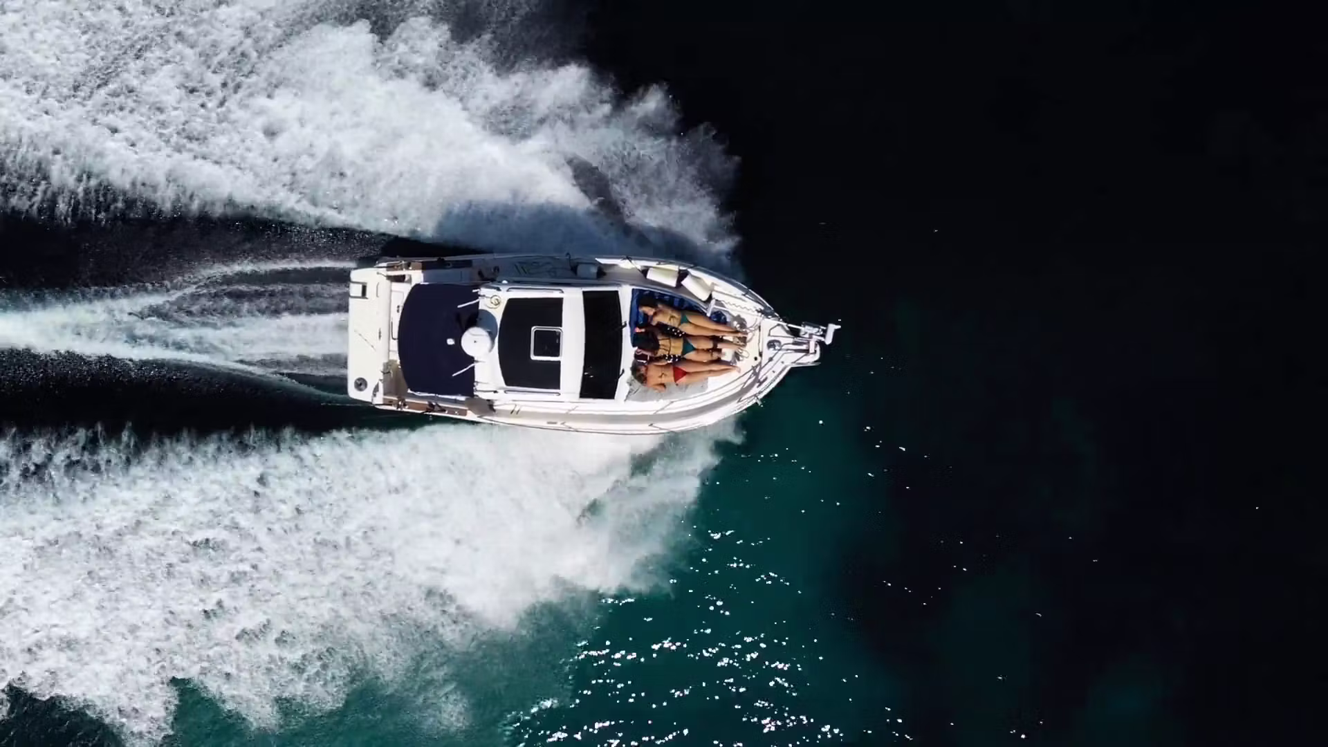 Private boat tour experience along Amalfi Coast and Capri with coastal views