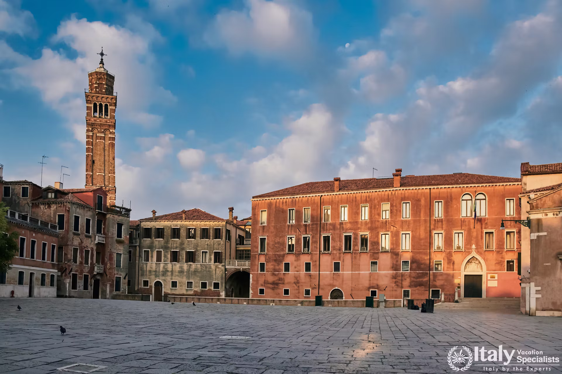 travel experience in PIazzale Roma Italy with private tours and local guides