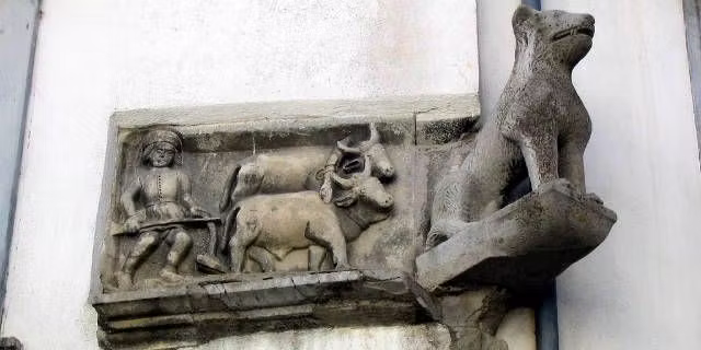 Agnone Metal plack in main square 