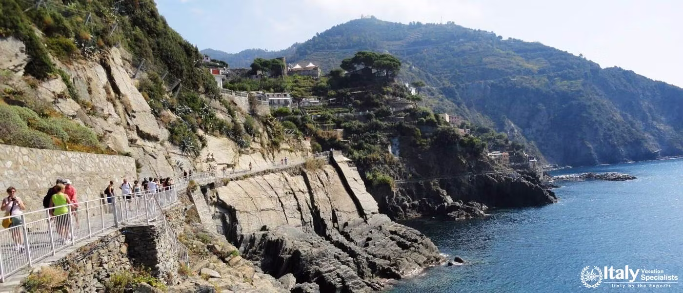 travel experience in Manarola Italy with private tours and local guides