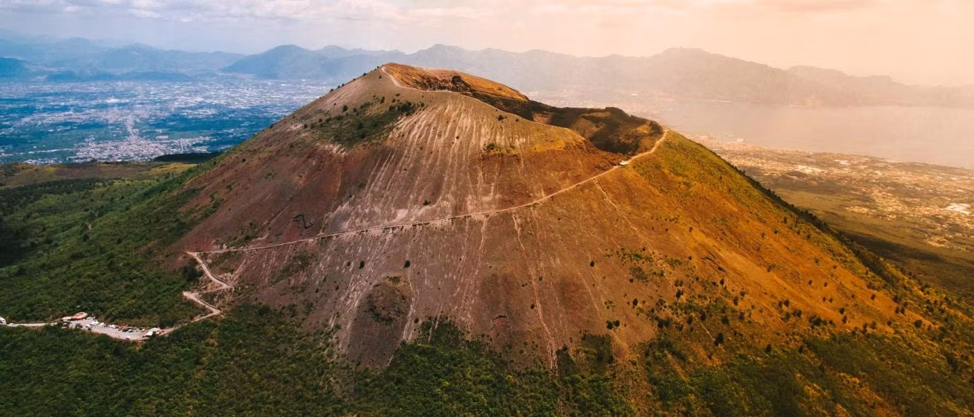 travel experience in Mount Vesuvius Italy with private tours and local guides