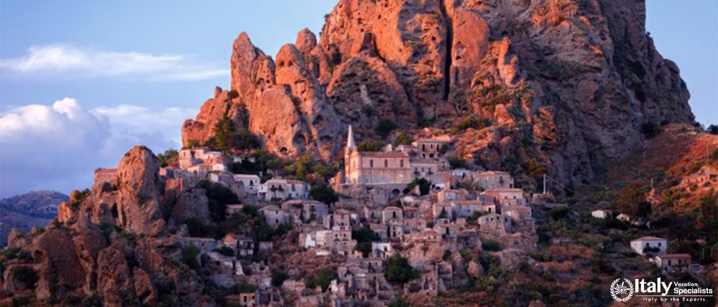 travel experience in Pentidattelo Italy with private tours and local guides