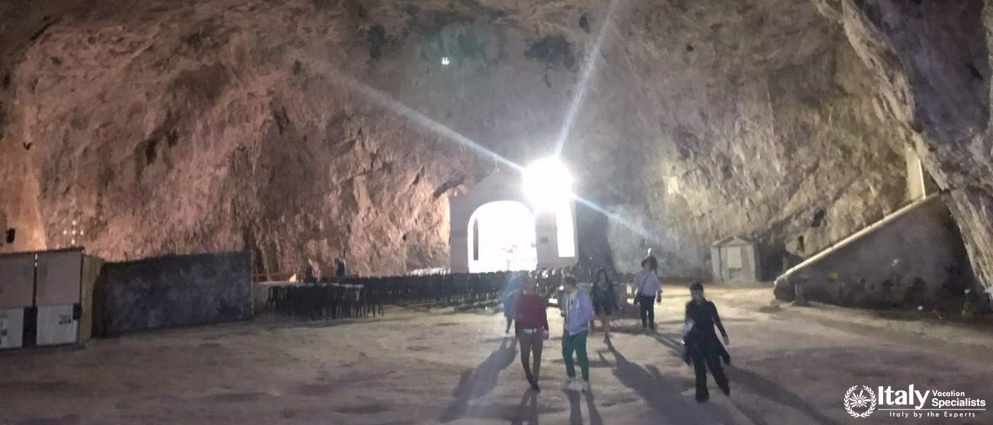 travel experience in Madonna Della Grotta Italy with private tours and local guides