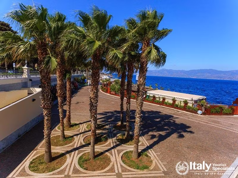 Promenade in Reggio Calabria with a view on Sicily over Messina strait