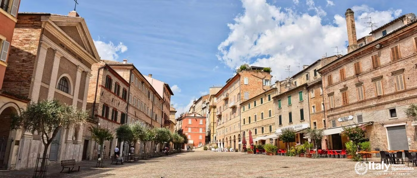 travel experience in Macerata Italy with private tours and local guides