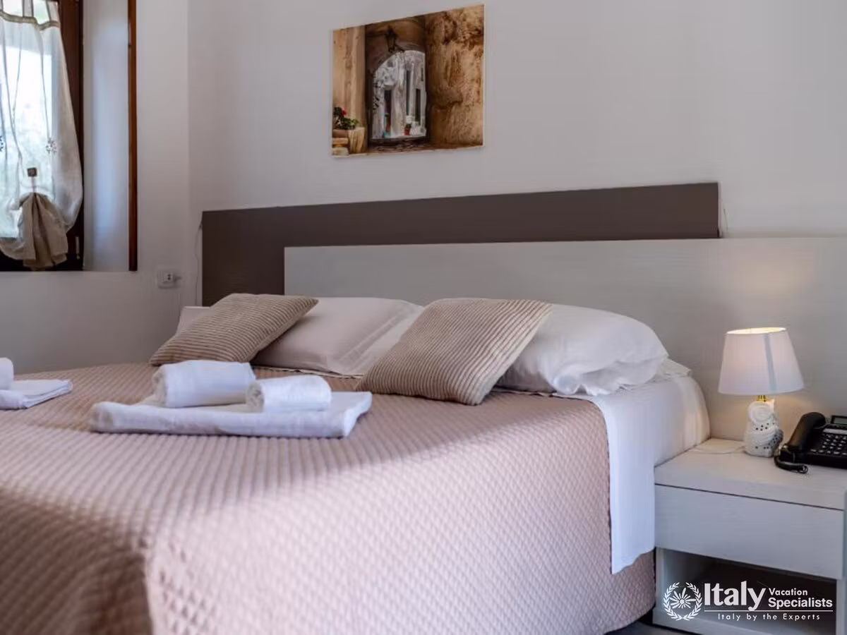 Comfortable Double Room with Modern Amenities
