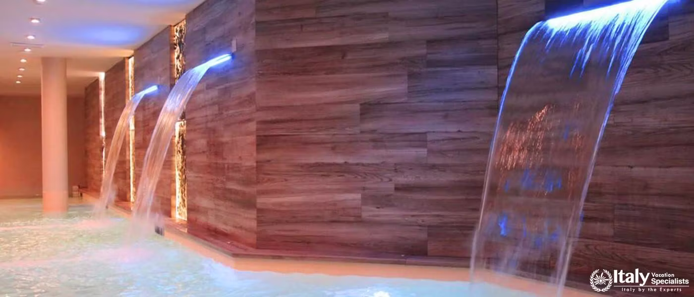 Pool in Hotel Columbia