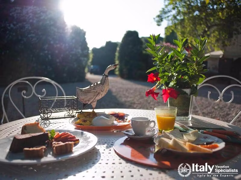 Romantic outside dinner in Hotel Tenuta La Parrina 