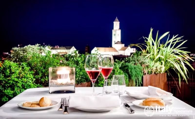 Outside dinning area in Palace Hotel Bari