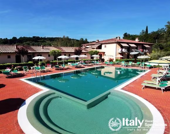 Swimming pool at Hotel Sovestro