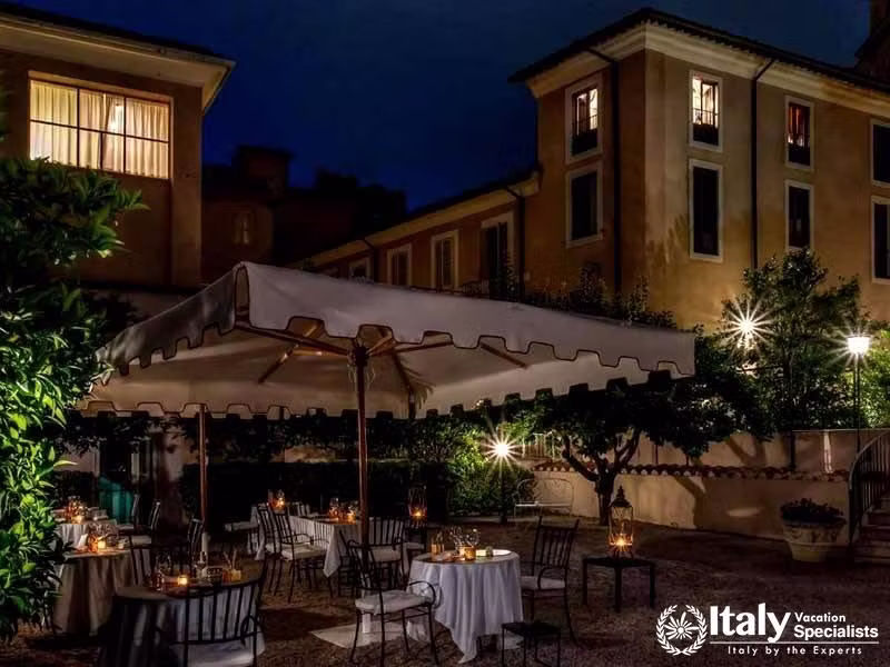 Night-time in Courtyard Donna Cavelli