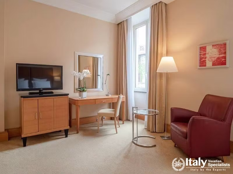 Classic comfort with a modern touch at Hotel Capo dAfrica.