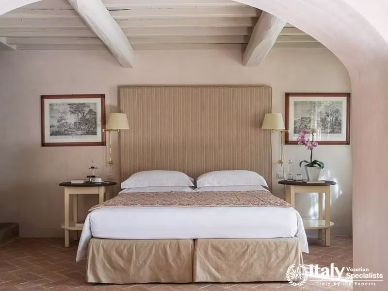 2 twin beds or 1 queen bed in Relais & Chateaux il Borro