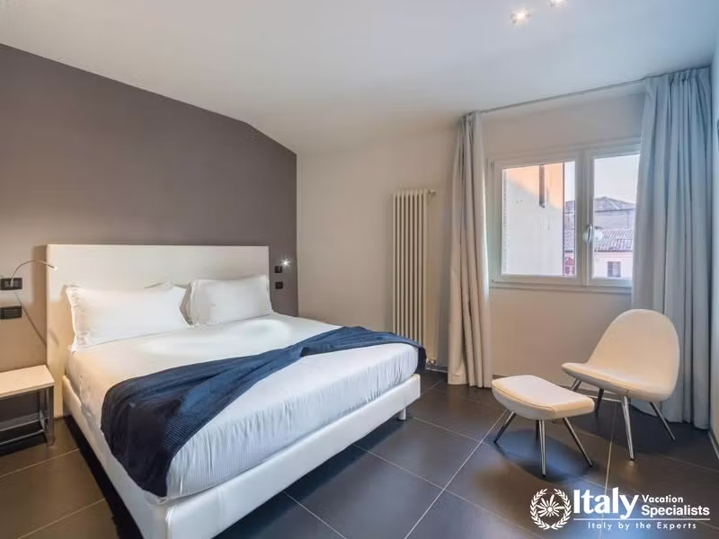 Relax in comfort with our minimalist yet inviting bedroom decor and serene ambiance.