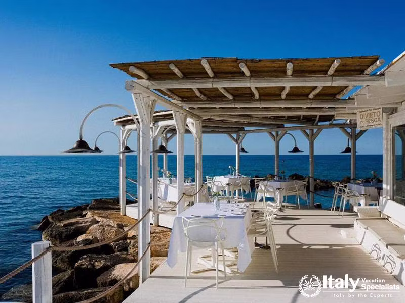 Picturesque Dining Experience by the Sea from Hotel Lungarno in Florence, Italy