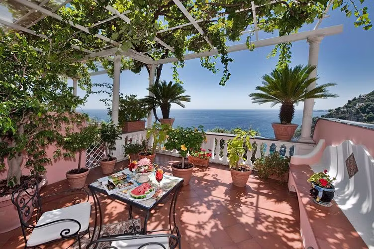 Villa Gabrisa Hotel and Restaurant hotel accommodation on the Amalfi Coast Italy
