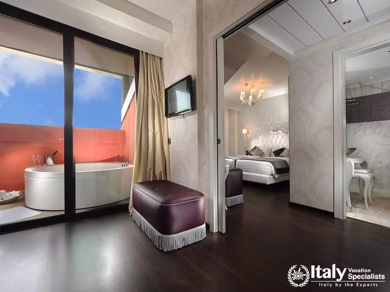 Amazing deluxe canal view bedroom in Carnival Palace