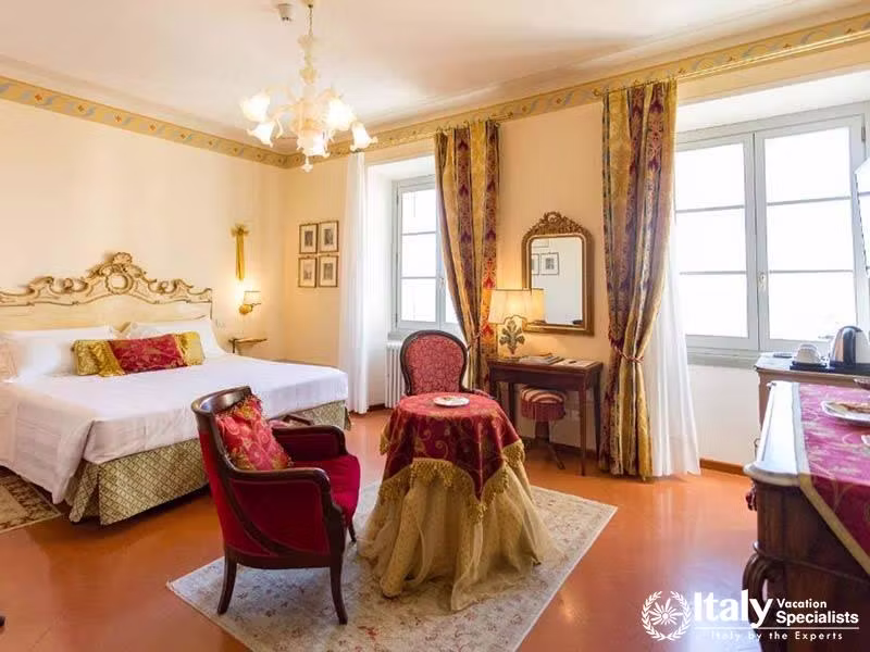 Charming Deluxe Room with Vintage Decor at Hotel Villa Marsili in Cortona, Italy