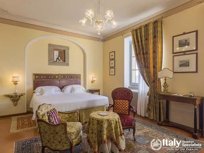 Charming Classic Room with Rich Decor at Hotel Villa Marsili in Cortona, Italy