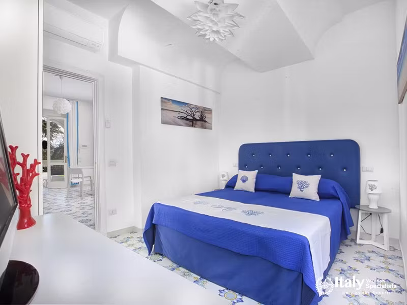 Cozy Bedroom with Sea View in Villa del Mar, Marina del Cantone