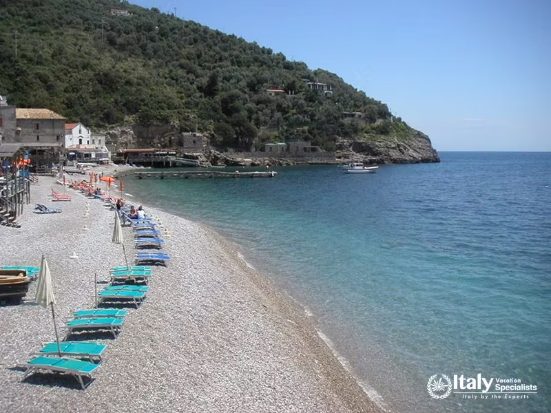 Relaxing Seaside Beach View near Villa del Mar, Marina del Cantone