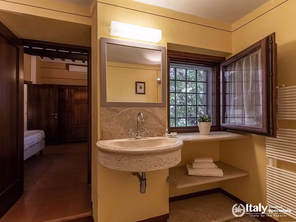 Traditional Ensuite Washroom at Villa Buccelletti