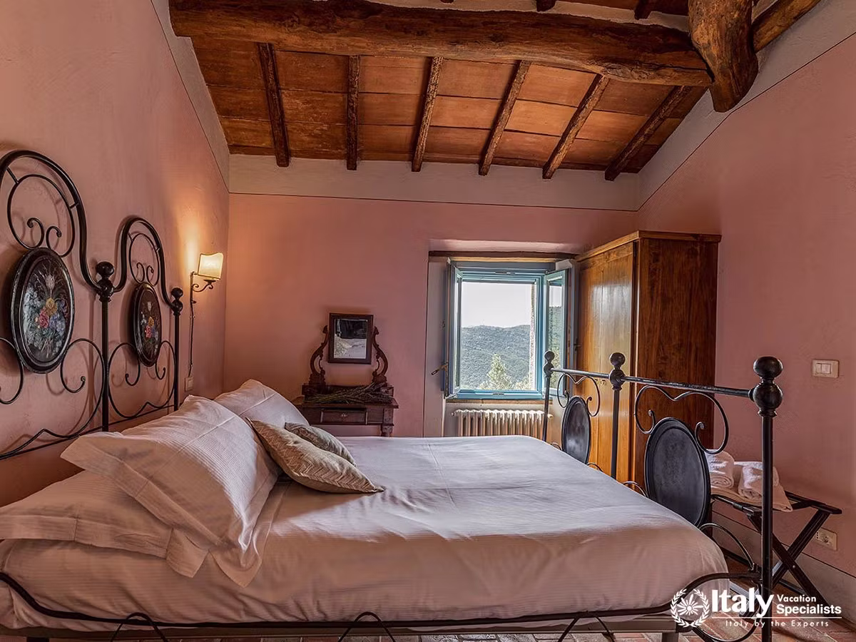 Charming Double Bedroom with Tuscan Views at Villa San Martino