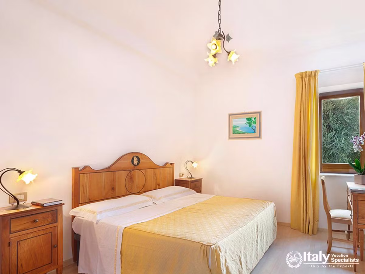 A Warm and Comfortable Mediterranean Bedroom