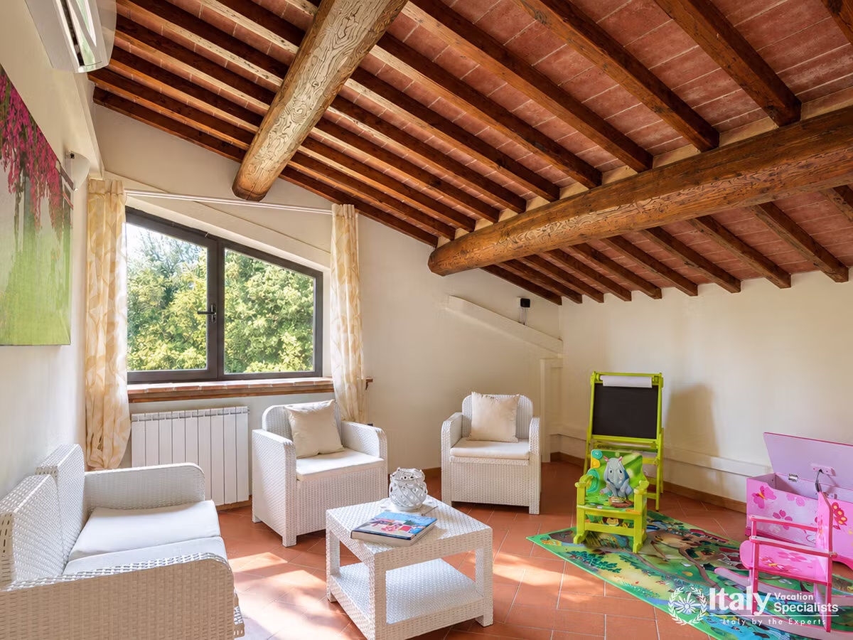 Family Sitting Room with Children’s Play Area