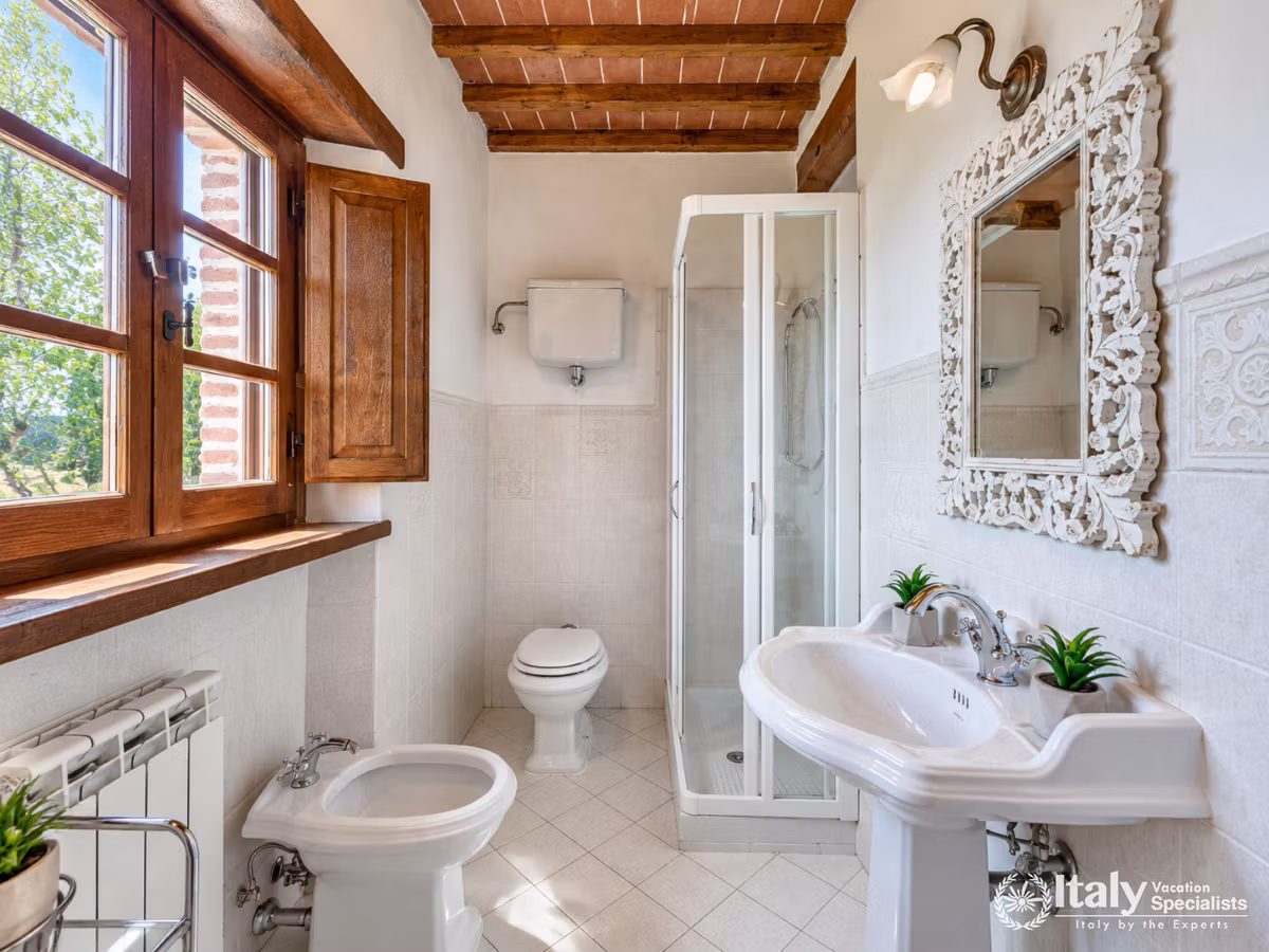 Villa Cortavalle, CASALE CINQUE VALLI 8
