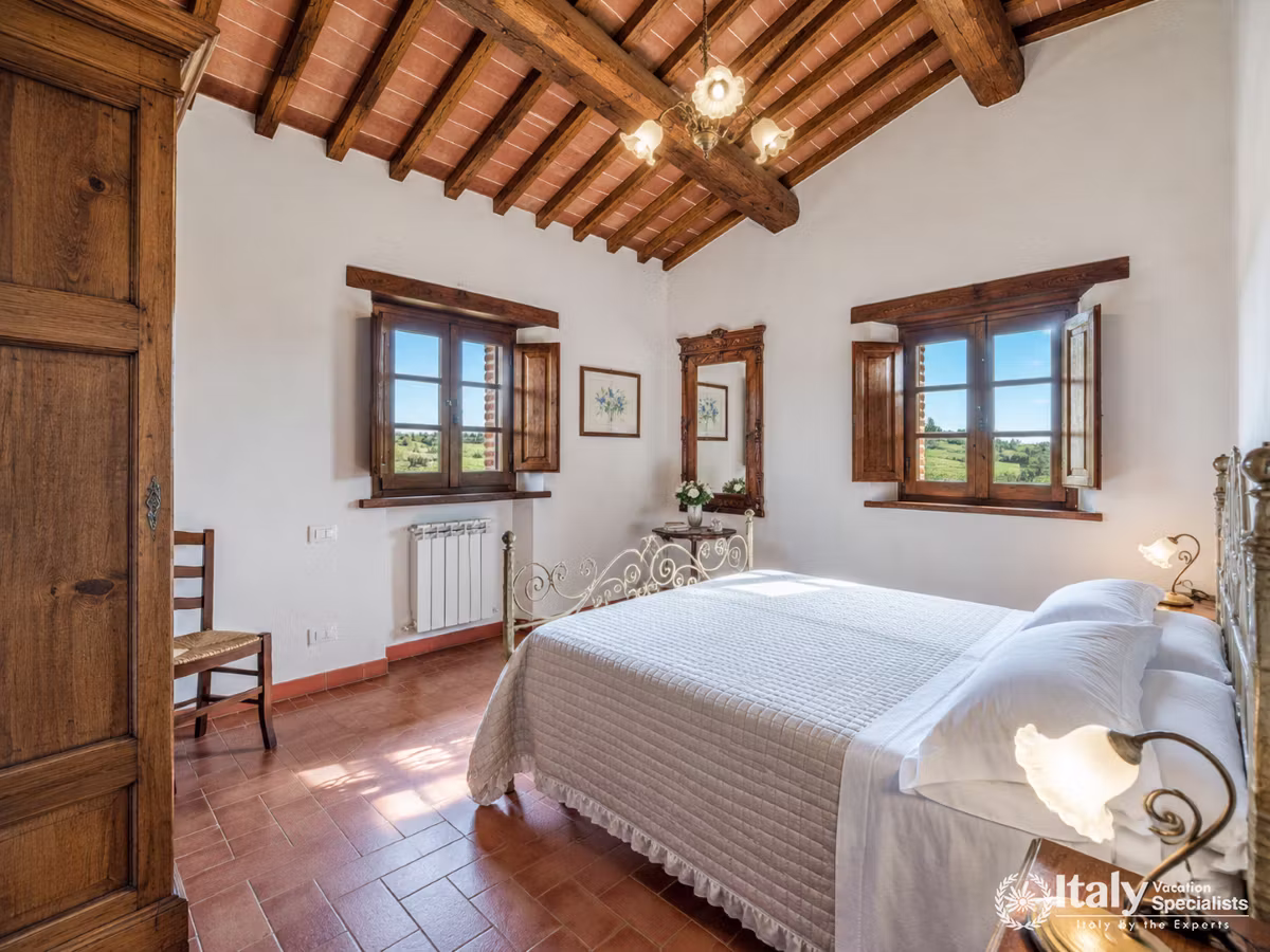 Villa Cortavalle, CASALE CINQUE VALLI 8