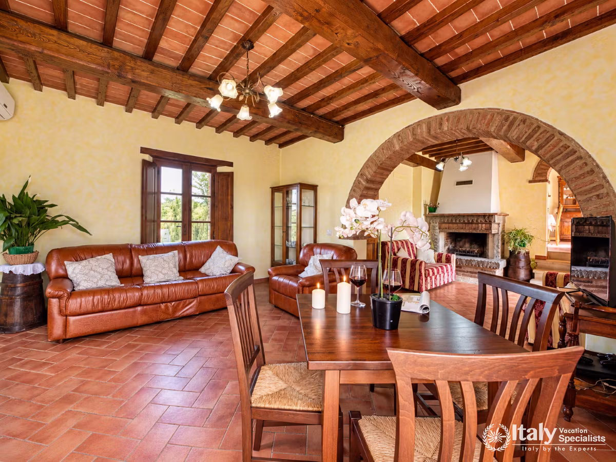 Villa Cortavalle, CASALE CINQUE VALLI 8