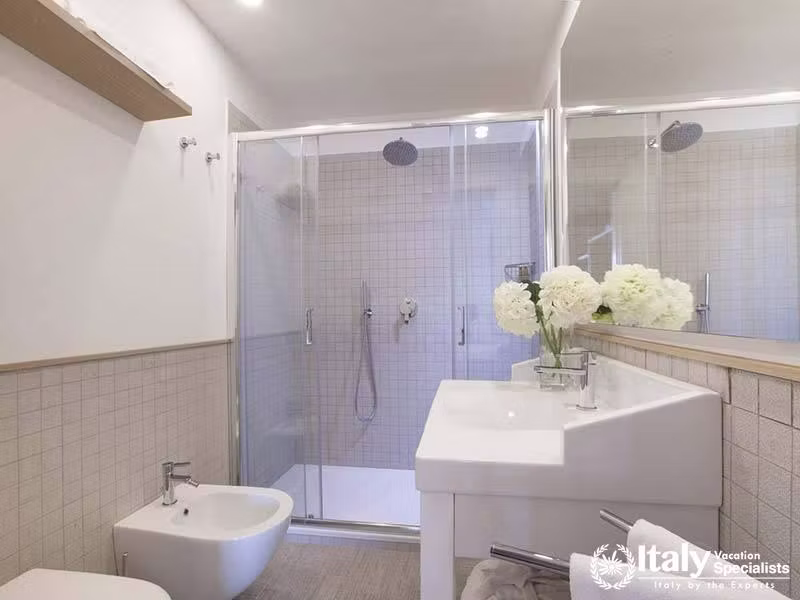 Minimalist Bathroom with Modern Amenities at Duomo Delight in Sorrento, Italy