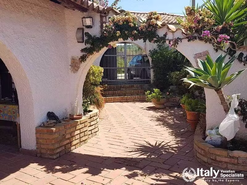 Archway Garden