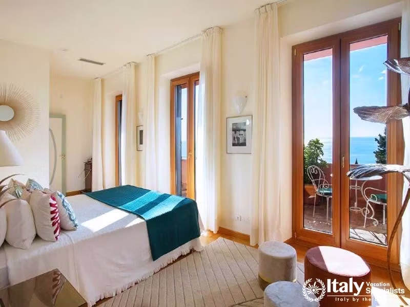 Sunny Serenity in Villa Sontuosos Bedroom Retreat in Taormina