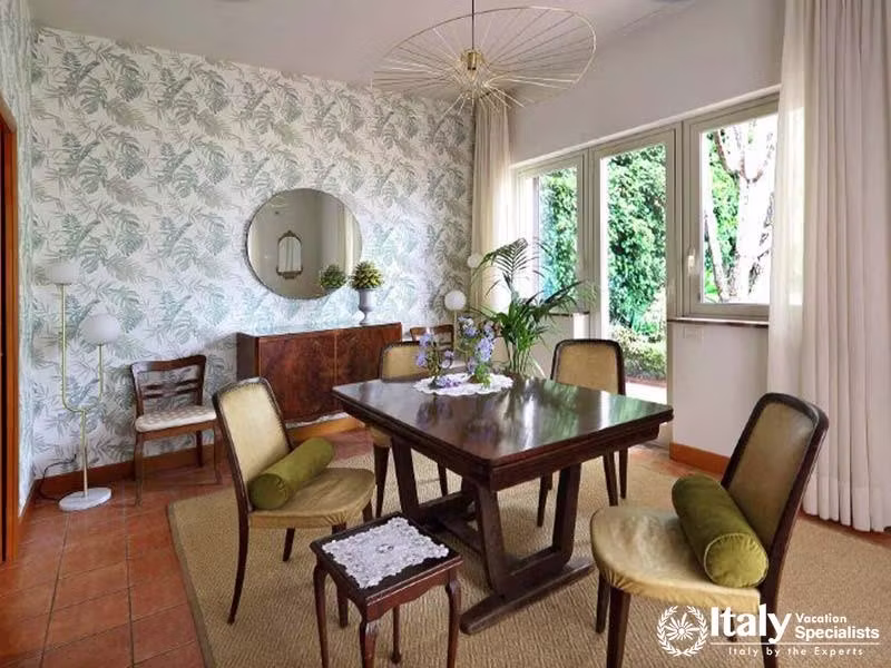 Elegant Dining at Villa Sontuosos Vintage-Styled Room in Taormina