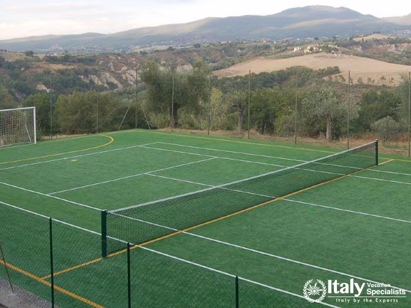 Tennis court in Villa Cesare Rome-Lazio Villa