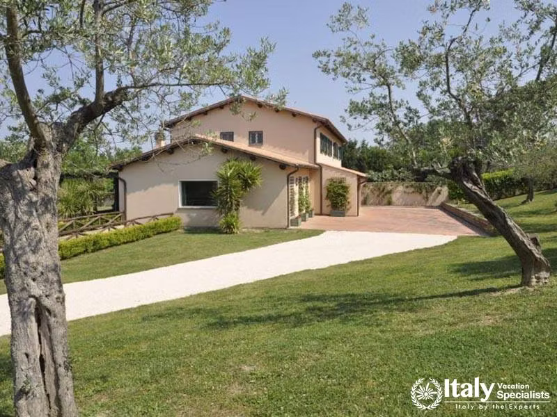 Greenery in Villa Cesare Rome-Lazio Villa