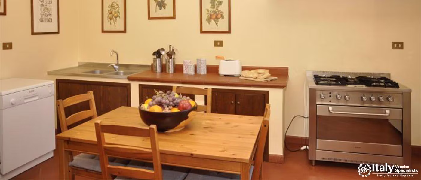 Dinning in Villa Cesare Rome-Lazio Villa