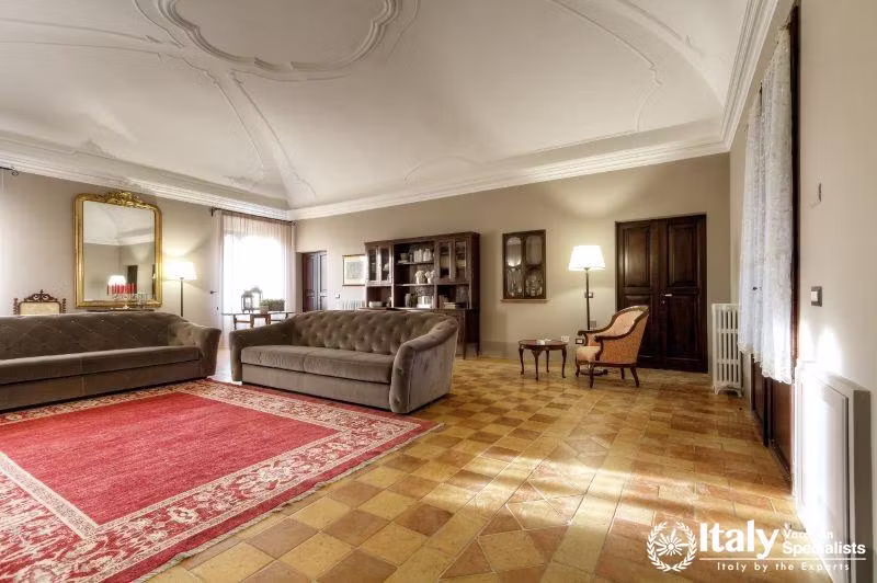 Sofas and sitting area in Caloroso Villa