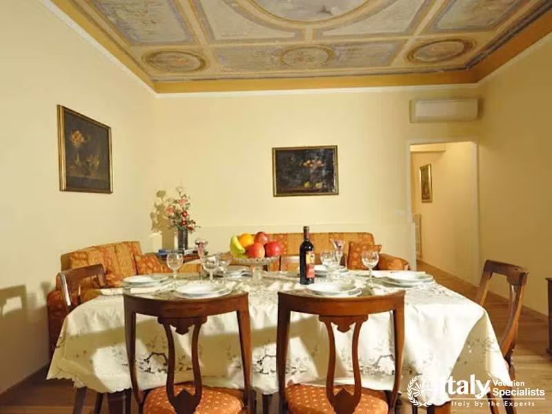 Dinning room in apartment in Florence