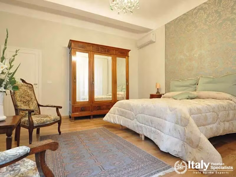 Apartment for 7 sleeps in Florence