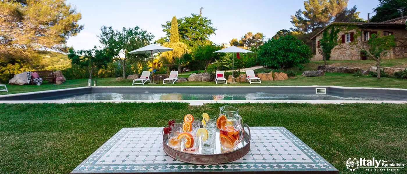 Outdoor swimming pool in Maremma 