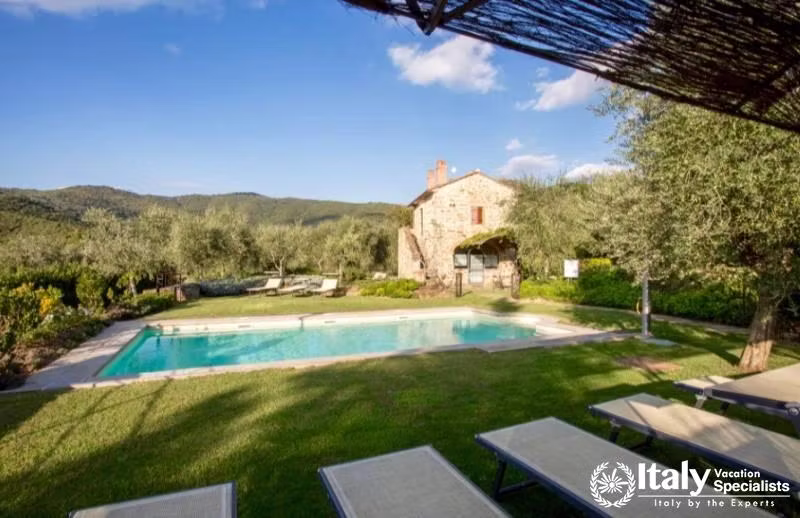 Borgo Santo Stefano-Relaxing by the Pooll