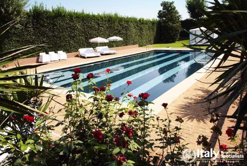 Swimming pool in Villa Prodigioso