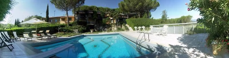 swimming pool and house view
