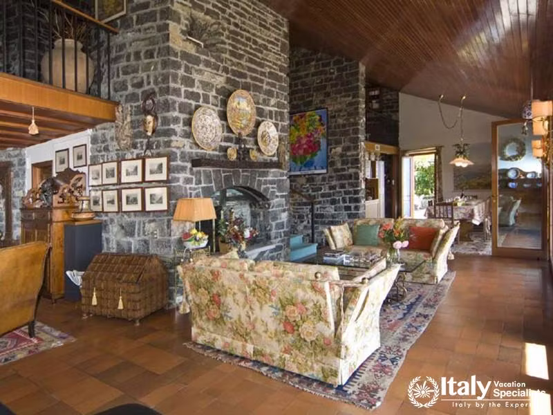 Unique Interior in sitting area of Villa Willows 