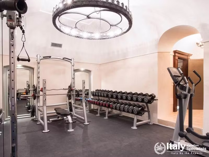 Gym and fitness center in Villa Tezio